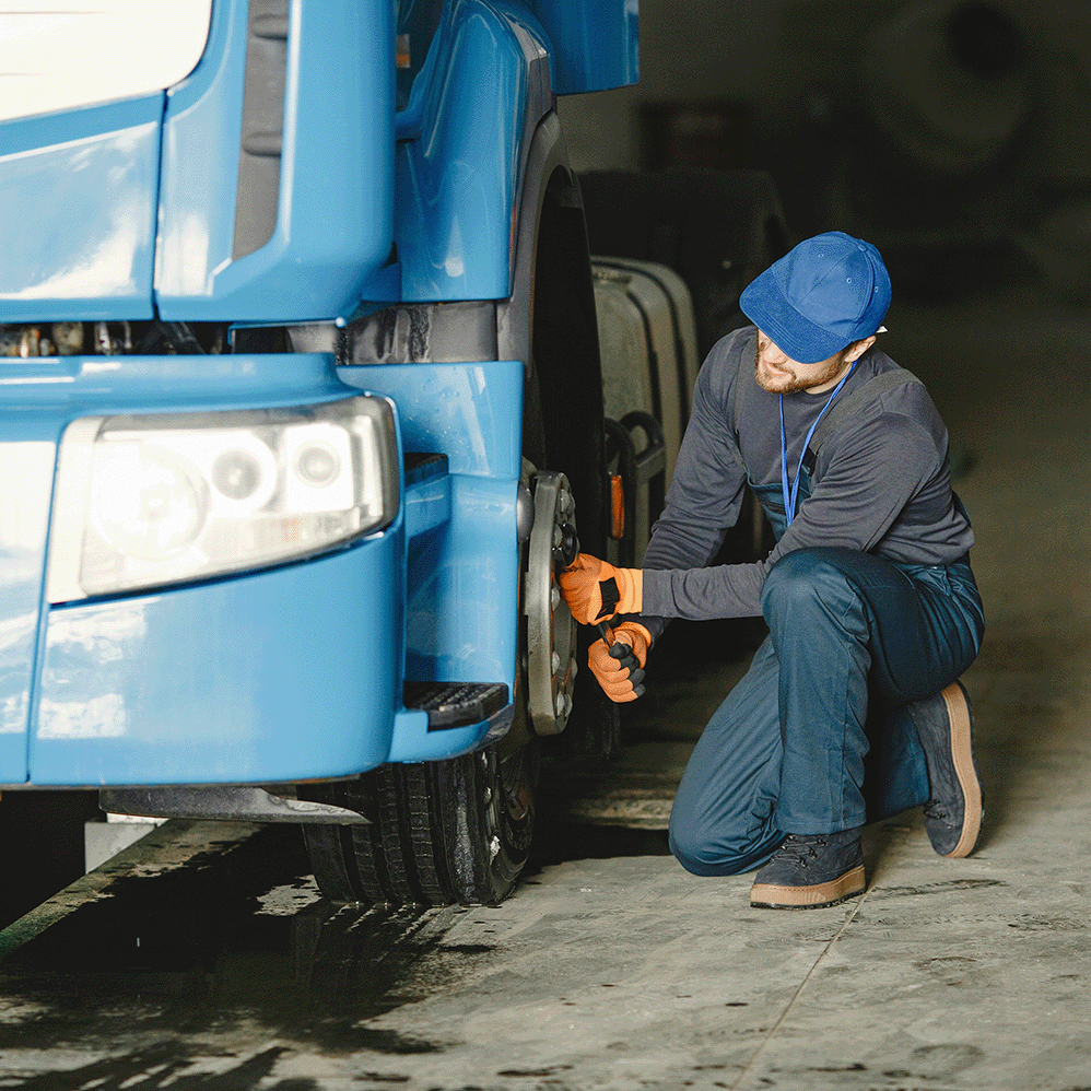 Eqstra's network of commercial workshops and panelshops with accredited staff and facilities will ensure your fleet is working and on the road. 